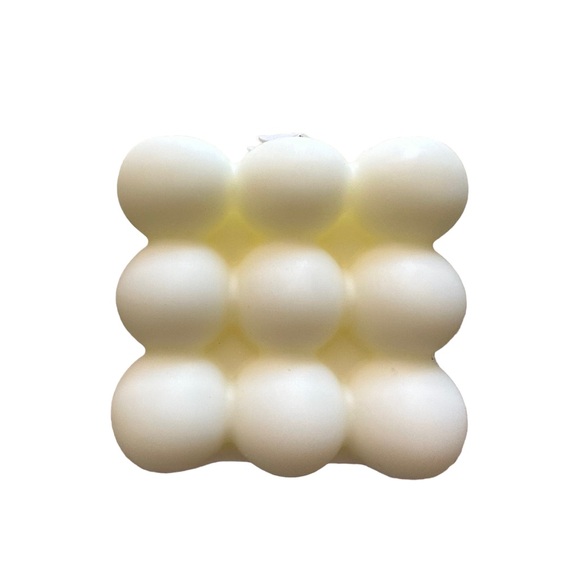 Super cool and modern soy hand poured bubbles candle - Picture 4 of 6